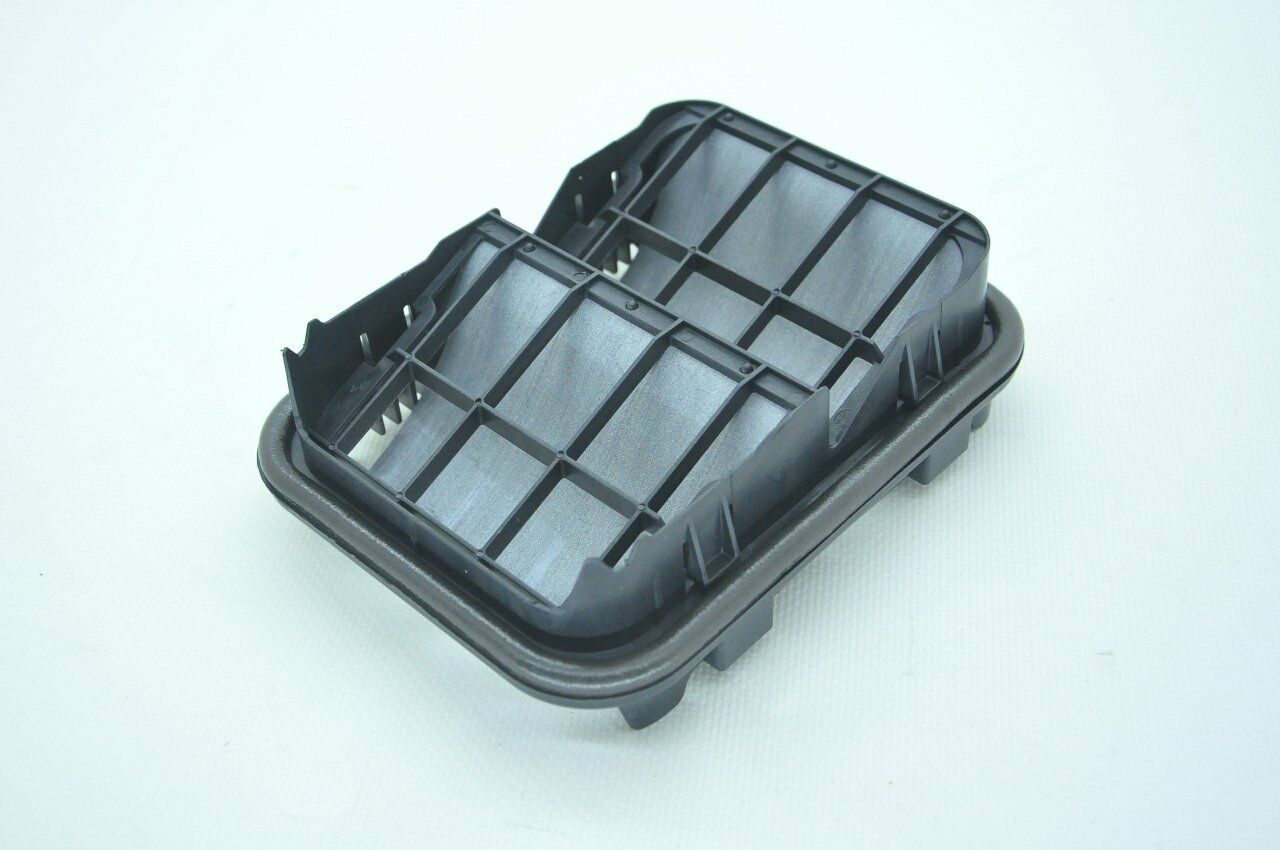 Kango 3 Dokker Lodgy Arka Çamurluk Hava Izgarası 8200728288 -Renault Mais