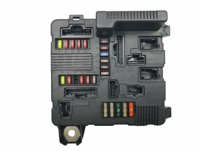 Scenic 2 Scenic II Sigorta Kutusu Motor İçi Kontrol Ünite 8200306032 -Renault Mais