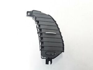 Renault Captur Sağ Orta Torpido Hava Izgarası 687504800R - RENAULT MAİS
