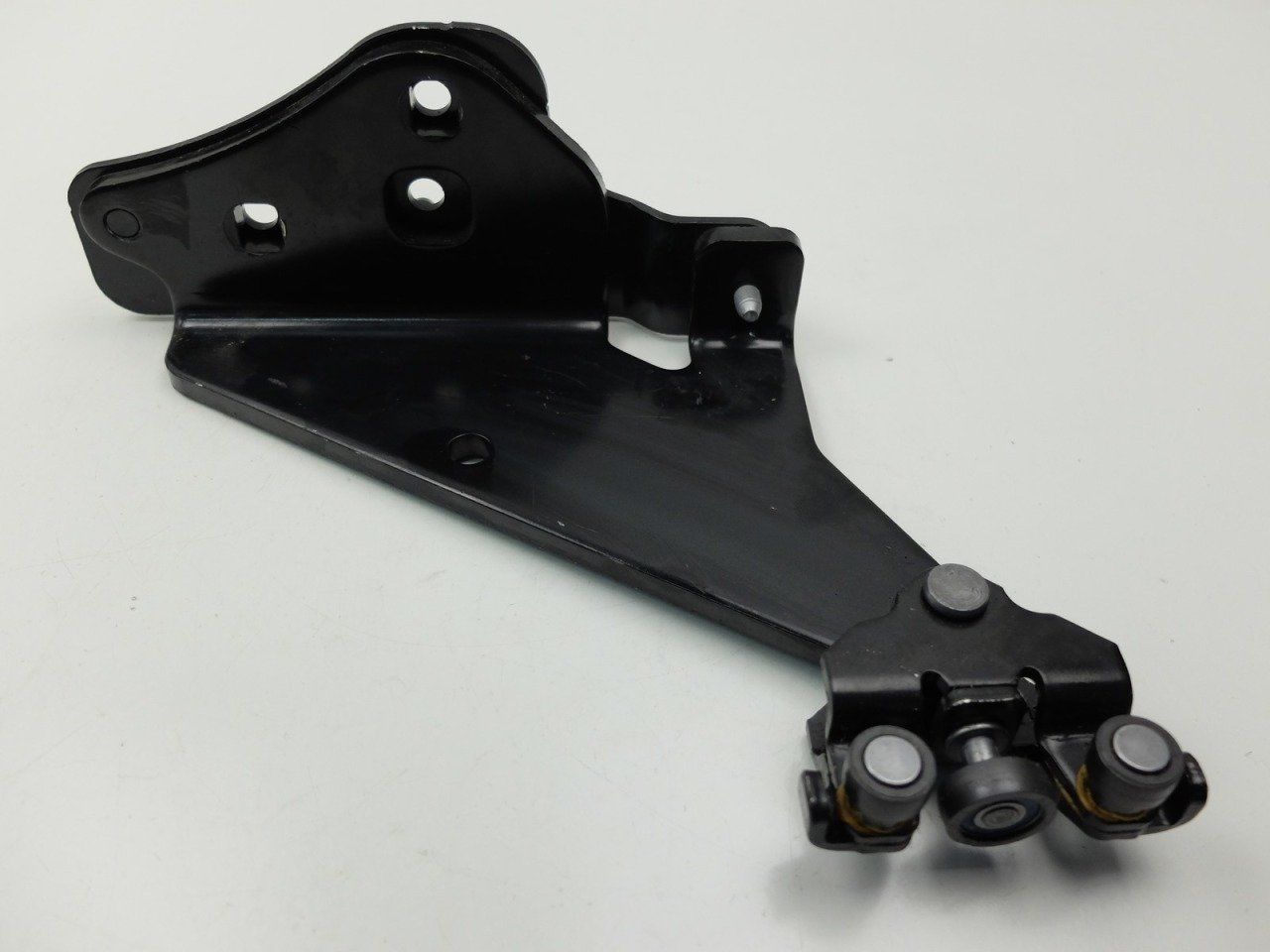 Kangoo 3-III Sol Sürgülü Kapı Alt Makara Komple (2008-2020) 8200497763 -Yerli Üretim