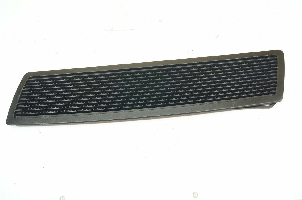 Trafic 2-II Ön Kaput Üst Izgarası (2002-2012) 8200004370 -Renault Mais
