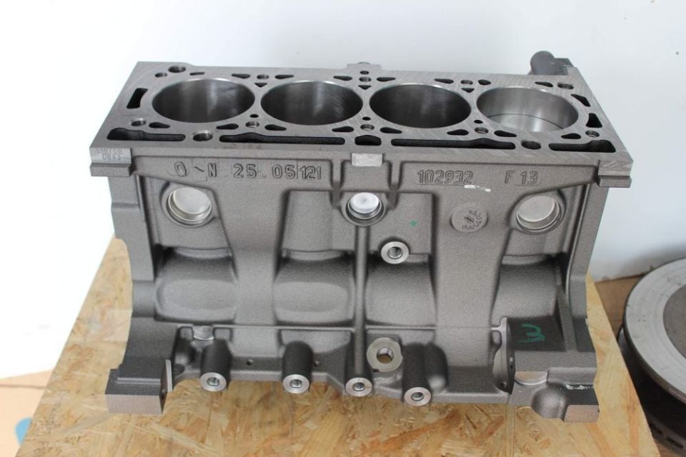 Logan 1-I Sandero 1-I Motor Bloğu (Blok) K7M-K7J 110108138R-7701477409-7701479054 -Renault Mais